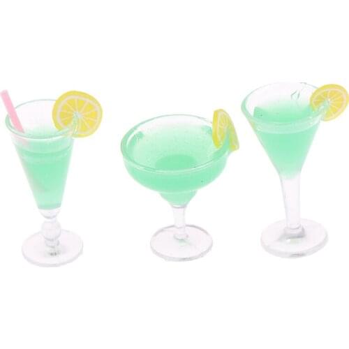 1Pcs Mini Cocktail Cup Simulation Drink Glass Model Toy Resin Doll House Decoration Scale 1/12 Dollhouse Miniature Accessories