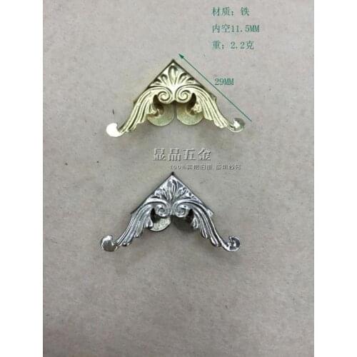 29 * 29mm Daisy corners Collar angle Book corner Corner flower Hardware Accessories Bags Corner Accessories box wholesale