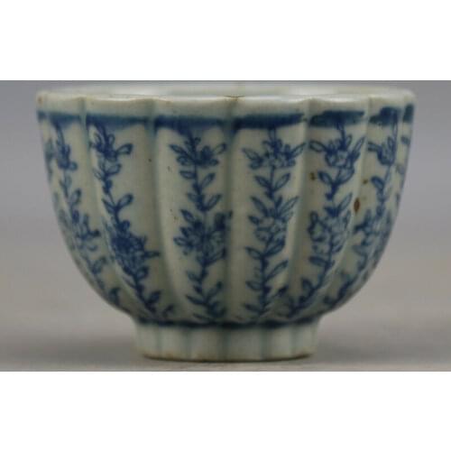 China old antique Porcelain ming wangli blue and white hand painting flower cup