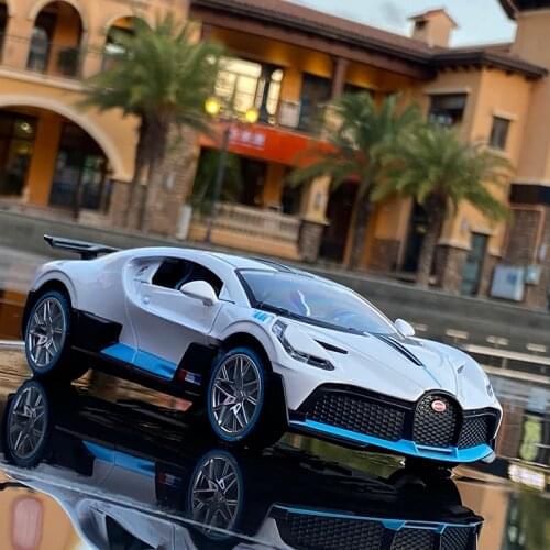 1/24 Bugatti DIVO Alloy Sports Car Model Diecast Metal Toy Supercar Model Collection Sound Light Simulation Childrens Toys Gift