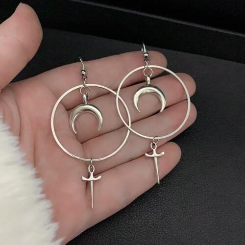 New/OCCULT MOON & pendientes de daga Magick Crescent Pagan Gothic Dangly EARRINGS