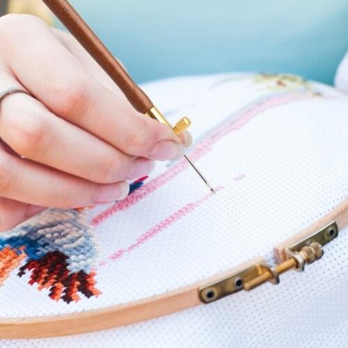 Embroidery Wooden Handle Crochet Hook with 3 Needles French Crochet Embroidery Beading Hoop Sewing Tool Set DIY Craft