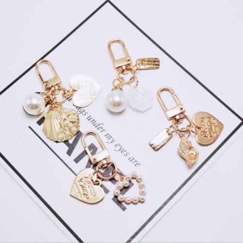 1PC New Cute Heart Shell Keychain Creative Small Gifts Ins Metal Jewelry Pearl Pendant For Women Ladies Fashion Accessories