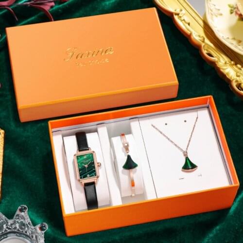 2021 fashion drainage new small green watch fashion square suit ladies watch women
