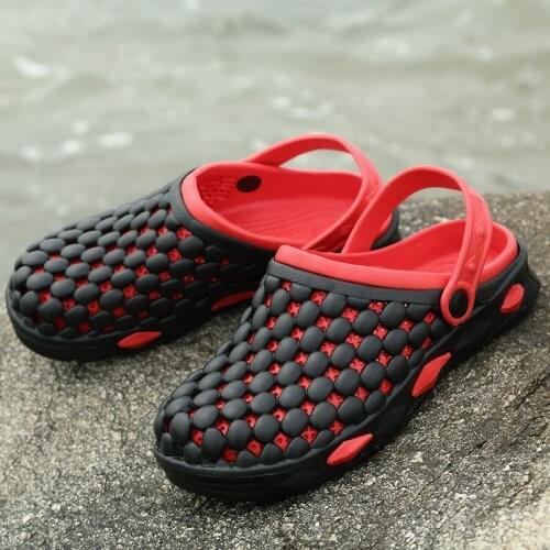 2021 Summer Mens And Womens Outdoor Sandals Croc Slippers Home Garden Kitchen Bathroom Beach Wear Resistant EVA Flat Thickness