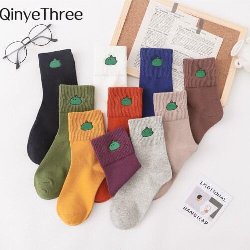 New Autumn Winter Fashion Embroidery Cute Green Little Dinosaur Monster Soft Cotton Socks Colorful Hipster Sokken Hot Selling