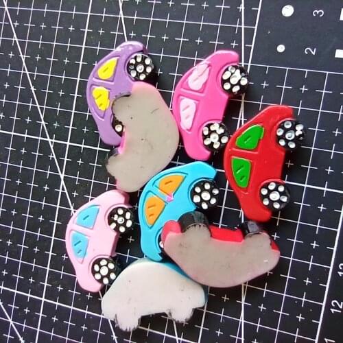 1pcs/lot Resin lovely cartoon car 30mm Ornaments Micro landscape Ornaments Creative Home Gardening Decorations A007-10