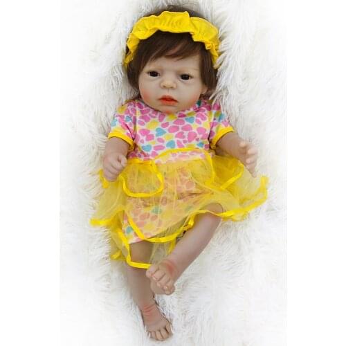 Beautiful 55 CM SIlicone Girl Reborn Babies Doll Petite girl with fashion clothes Lifelike Bebe Reborn doll bath toy kids gift