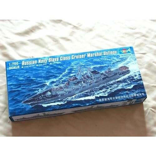 Trumpeter 05722 1/700 Russian Navy Slava Class Cruiser Marshal Ustinov Model TH06838-SMT6