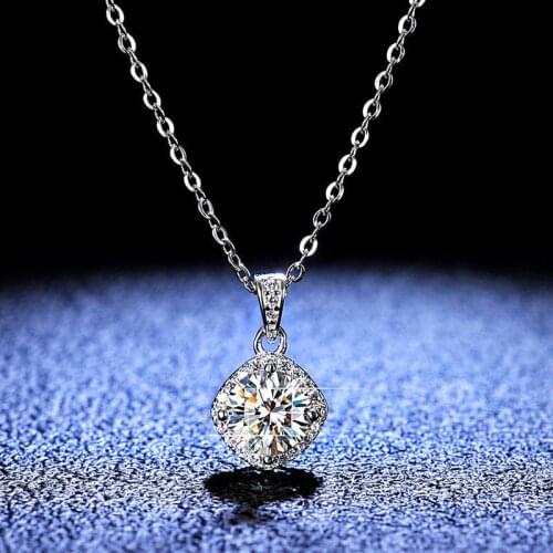 Geoki 925 Sterling Silver 1 Ct Passed Diamond Test Square D Color VVS1 Moissanite Pendant Necklace Luxury Engagement Jewelry