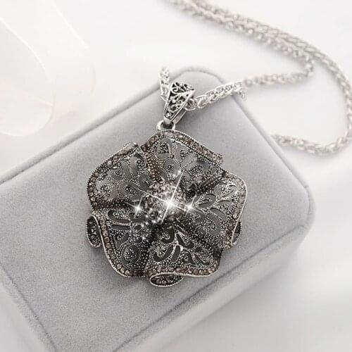New Vintage Rhinestone Flower Long Pendant Necklace Women New Fashion Jewelry Sweater Necklaces Christmas Gifts