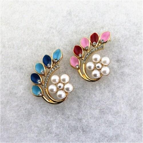 New European and American retro Imitation pearls brooch Atmospheric personality simple drop oil flower brooch collar pin