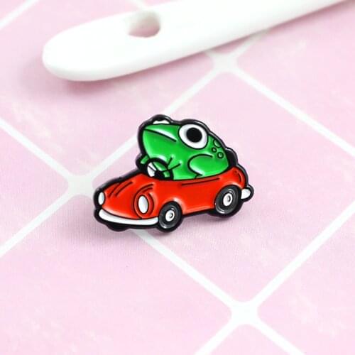 Meaning Frog Drives Enamel Brooch Green Frog Drives Red Car Pin Fashion Creative Children Backpack Badge Jewelry