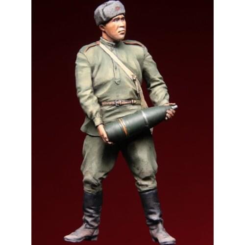 1/35 Resin Figure Model Kit WW2 Soviet soldier Unassembled unpainted