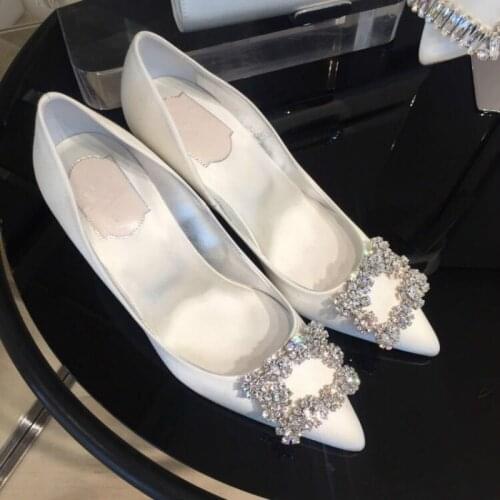 HKXN 2021 New Silver Black Women Bridal Wedding Shoes Faux Silk Satin Rhinestone Crystal Shallow Pumps Stiletto High Heel T