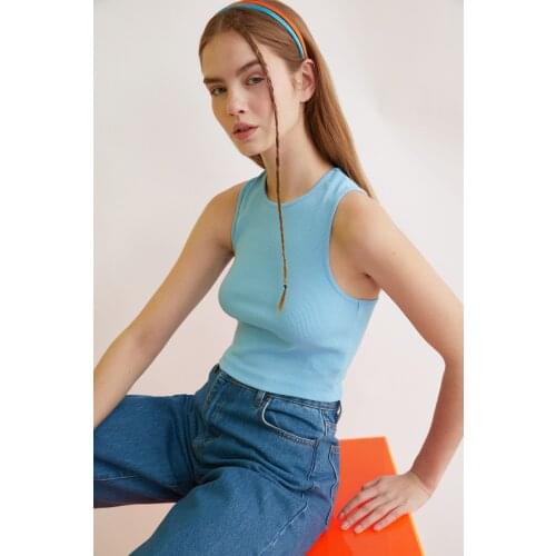 Trendyol Halter Collar Ribbed Crop Knitting Athlete TWOSS21AL0017 футболка топ crop top футболка женский camisetas de mujer ropa mujer