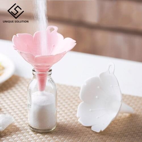 2pcs/set Kitchen Cherry Blossom Style Funnels Home Olive Oil Condiments Liquid Powder Dispenser Kitchen Accessories