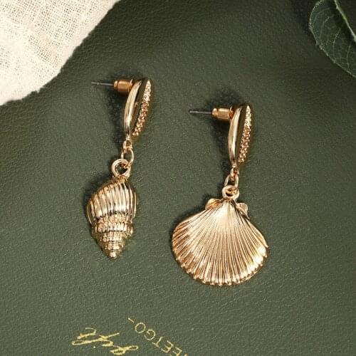 2020 New Trendy Irregular Personality Alloy Conch Shell Shape Earrings for Women Exaggerated Golden Color Dangle Earrings