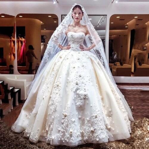 Luxury 3D Applqieus Free Veil Petticoat Ball Gown Strapless Puffy Skirt Chapel Train Bridal Wear mother of the bride dresses
