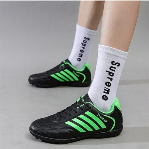 Mens football shoes outdoor black and white classic training football shoes ultra light non-slip sports football turf