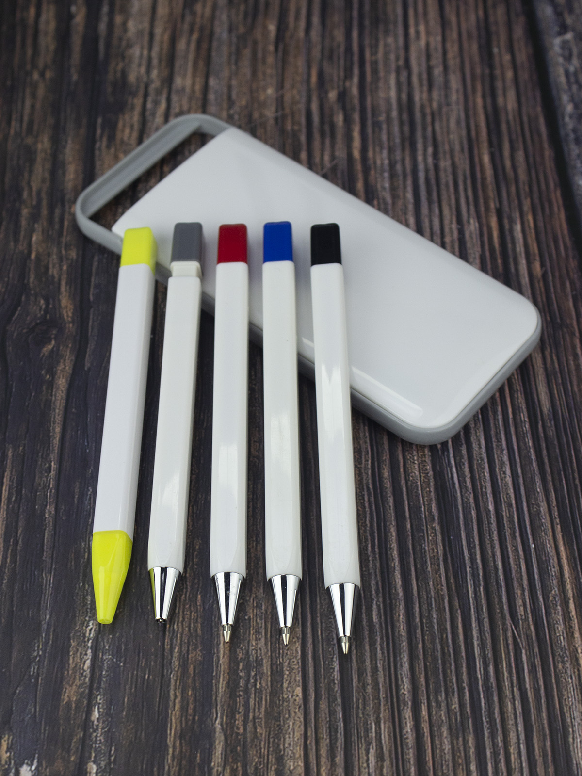 Quality 5 in 1 pen set case,including 1 mechanical pen,1 highlighter marker,3pcs colored ink ballpoint pen(Blue,Black,red)