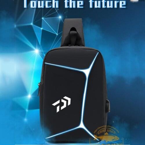 2020 Daiwa Fashionable New Mens Outdoor Fishing Waterproof Crossbody Bag Sports Climbing Cycling Stitching Casual Shoulder Bag