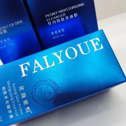 Custom Cosmetic Kraft Paper Packaging Boxes,Matte Lamination White Face Roller Box Cosmetic Packaging Box ---PX12027