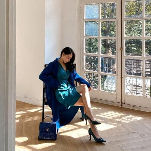 V-neck Long-sleeved Dress 2021 New Spring French Design Sense Niche Skirt Women