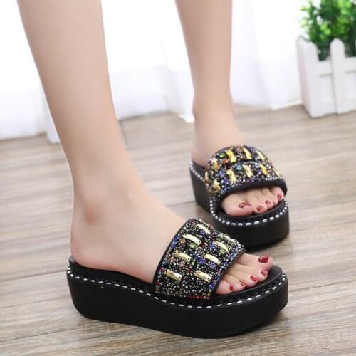 Womens Sandals and Slippers 2020 Summer New Fashion Color Diamond Sequins Womens Sandals and Slippers To Wear Thin Sandals