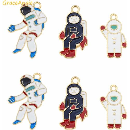 3pcs Gold Tone Colorful Enamel Astronaut Charms Spaceman Shape Pendants For Necklace Key Chain Jewelry DIY Accessory Findings