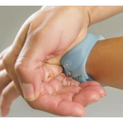 Hand Sanitizer Disinfectant Sub-packing Silicone Bracelet Wristband Hand Dispenser Wearable Hand Sanitizer Dispenser Pumps New