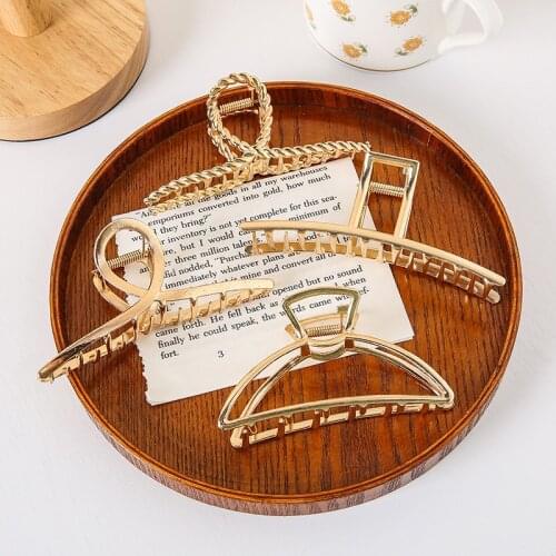 Womens Metal Hair Claw Clips No-Slip Large Size Hollow Geometric Design Elegant Fashion Hair Accessories Gift for Girl LB