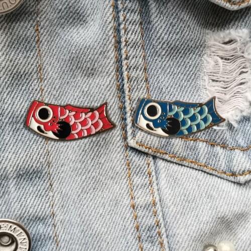 2Pcs/Set Animal Pin Lovely Goldfish Red and Blue Good Wish Brooch Vintage Gifts Lucky Jewelry Clothes Metal Badge Scarf Buckle