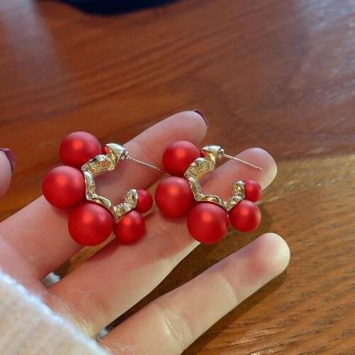 2021 New Trendy Red Simulated Pearl Hoop Earrings For Women Fashion Jewelry Geometric Circle Pendientes Brincos