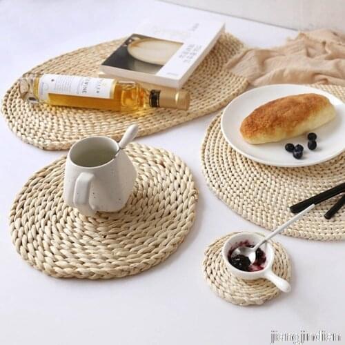 1PC Round Natural Rattan Coasters Bowl Pad Handmade Insulation Placemats Table Padding Cup Mats Kitchen Decoration Accessories