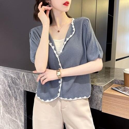 Area F 9 left 】 7523 film curved hem color matching v-neck shirt knitted cardigan 47