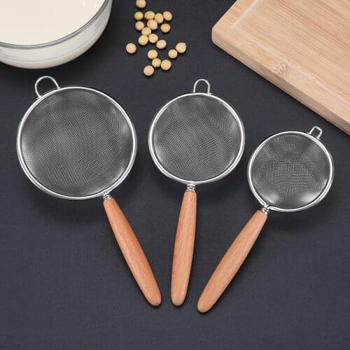 New Stainless Steel Flour Sieve Colander Screen Mesh Tea Strainer Mesh Flour Oil Strainer with Wood Handle Kitchen Sieve