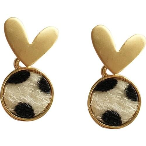 Fashion Creative COW Pattern Heart-shaped Earrings Elegant Womens Wedding Gold Color Stud Earrings Romantic Girl Jewelry Gift
