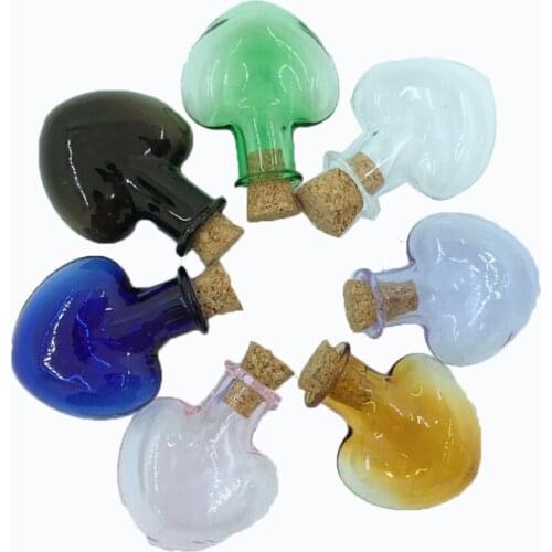 Mixed 7 Colors Love Heart Shaped Small Perfume Pendants Jars Mini Glass Bottles With Corks DIY Gifts Cute Art Vials