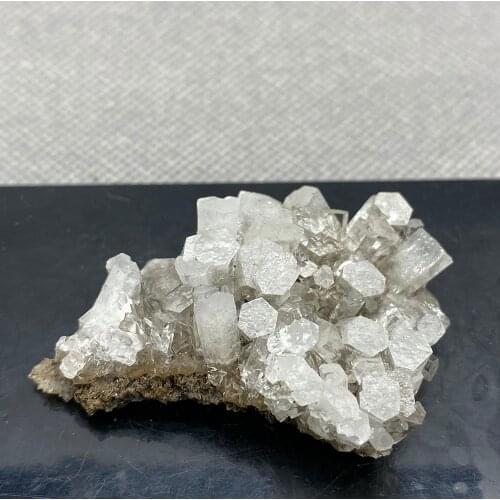 Natural transparent columnar calcite is rare and extinct in China