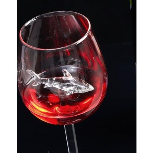 Hot Sale Red Wine Glasses With Shark Inside Goblet Glass Lead-free Clear Glass For Home Bar Party Creative Gifts For Friends