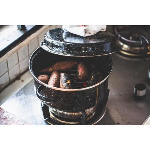 Roasted sweet potato artifact Japanese home multifunctional black porcelain enamel pot with grill roasting pan Kuchenblech 23cm