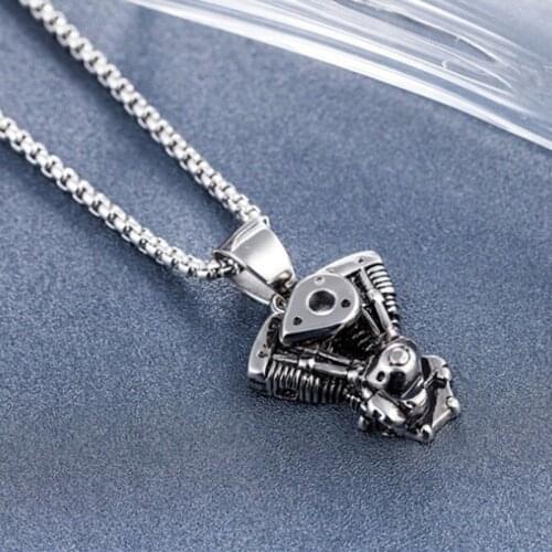 Feira De Vaidade Gothic Pendants