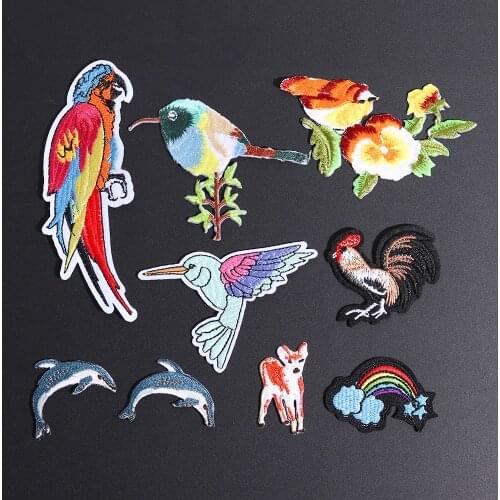 2019 New Rianbow Heart Love Birds Cloth Patches Iron On Parrot Flower Birds Appliques Sewing On Cartoon Whale Fox Badges