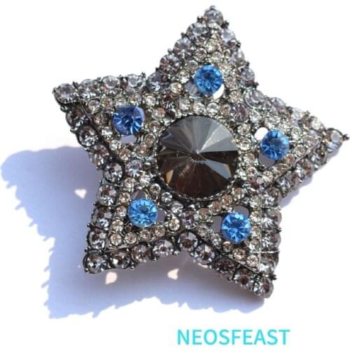 Elegant Rhinestone Pentagram Brooches For Women Delicate Crystal Star Pin Multi Color Bridal Gifts Coat Garments Fashion Jewelry