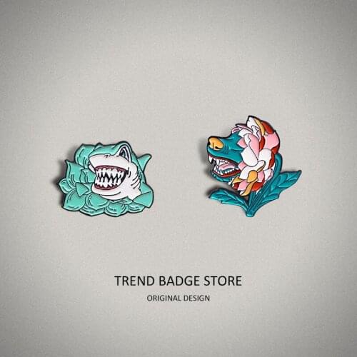 Personality design Wolf head flower shark flower fashion drip oil brooch with fashion bags fashion accessories