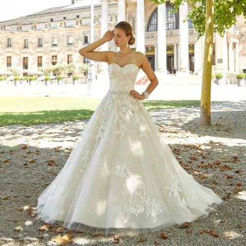 Sexy Sweetheart Beaded Belt Lace Wedding Dresses Luxury Appliques Sweep Train A Line Bridal Gowns Lace Up Back