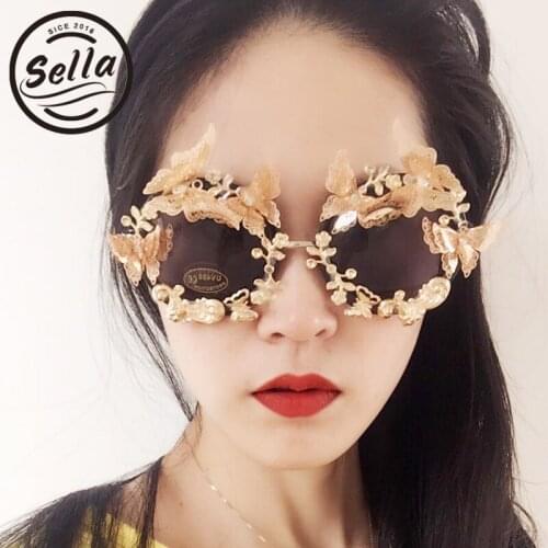 Sella 2017 Fashion Baroque Embossed Flowers Butterfly Sunglasses Women Personalized Retro Round Sun Glasses Luxury Eyewear