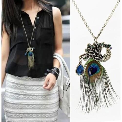 Womens Necklace Elegant Retro Peacock Feather Crystal Long Sweater Chain Fashion Clavicle Chain Metal Lady Jewelry