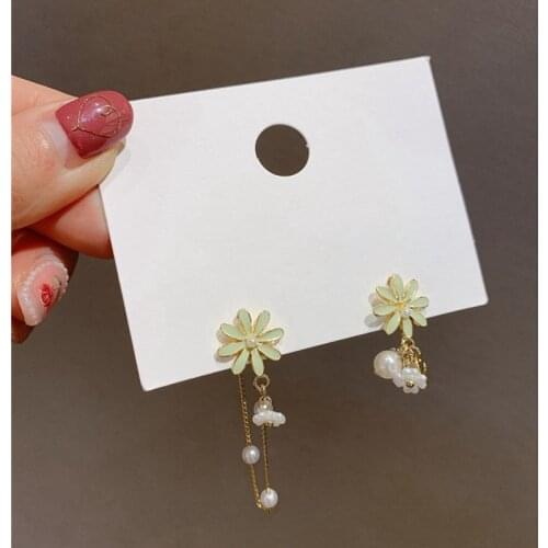 2021 Summer New Green Flower Asymmetric Long Drop Earrings for Women Gold Color Metal Pearl Dangle Earrings Holiday Jewelry